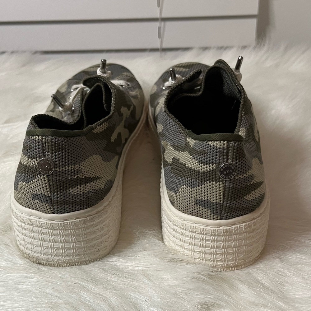 MADDEN NYC ECO LUX GLYCERINE GREEN CAMO PRINT SNEAKERS SHOES Size 8W, EUR 40 - Picture 5 of 8